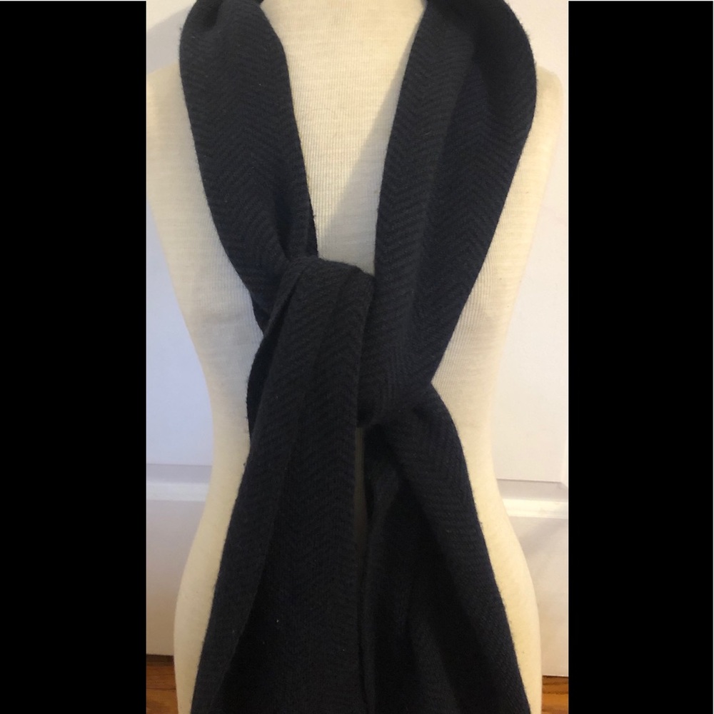 Calvin Klein Black and Navy Chevron Knit Scarf